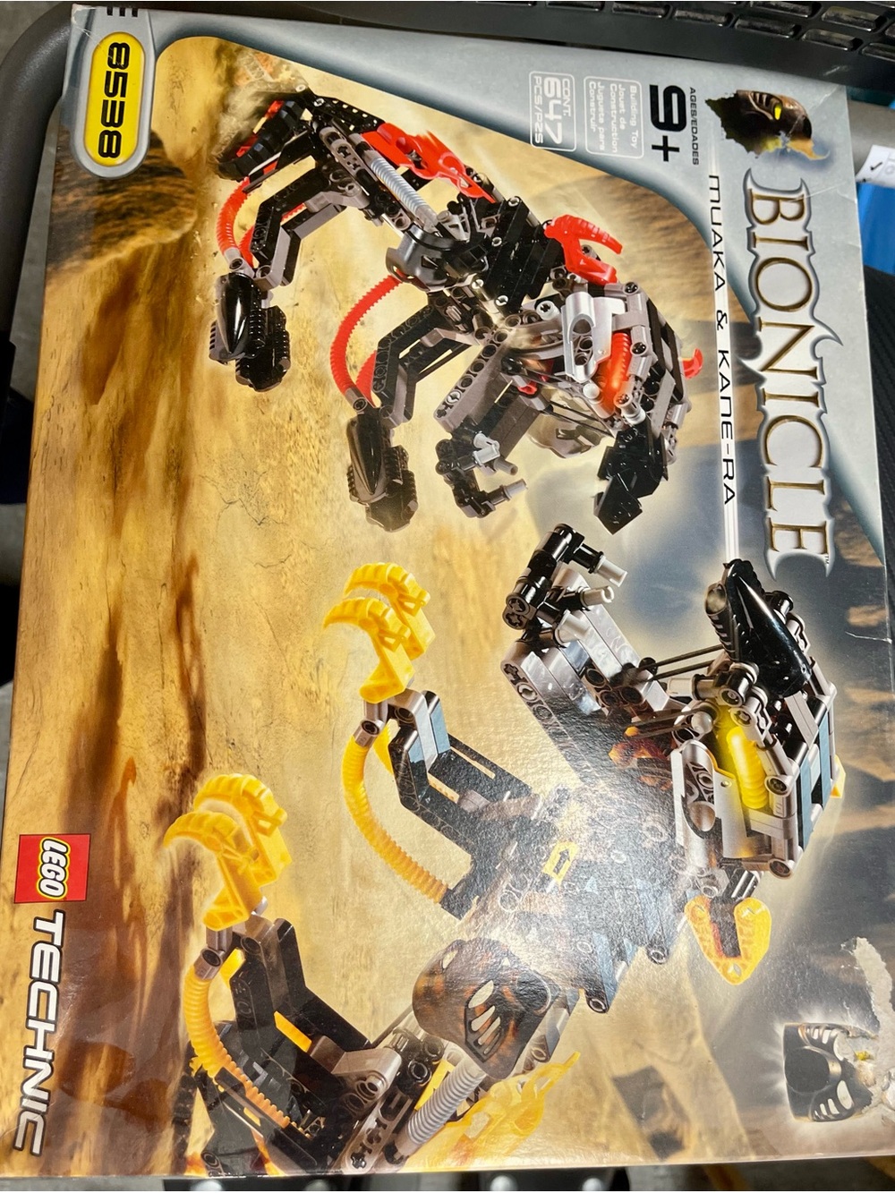 Lego Bionicle Muaka & Kaitaera Figures - Black, Yellow, Red